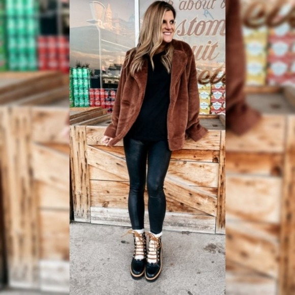aerie Jackets & Blazers - Aerie Faux Fur Teddy brown jacket size small SHIPS SAME DAYl